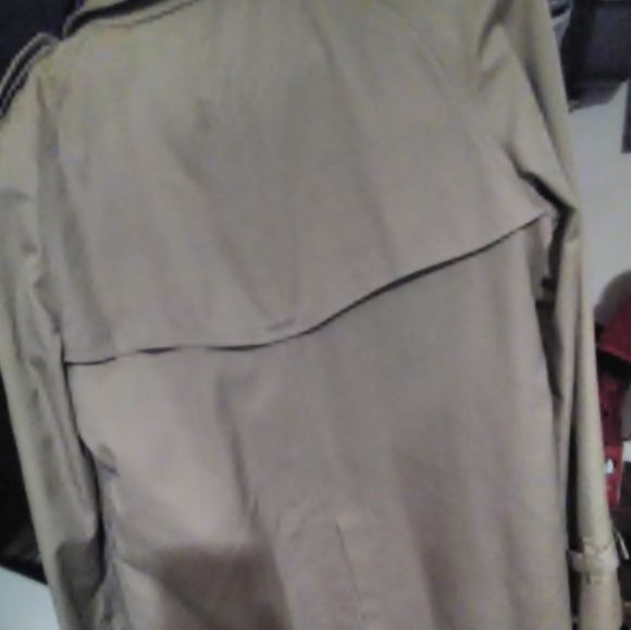 Burbery trench and rain coat - Picture 2 of 5